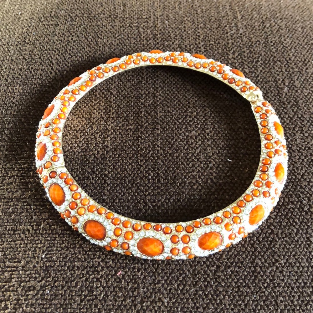 Choker necklace